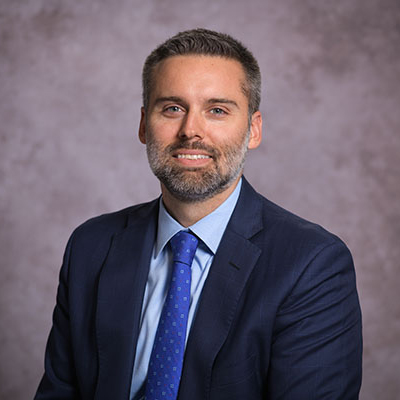 Saunders headshot photo